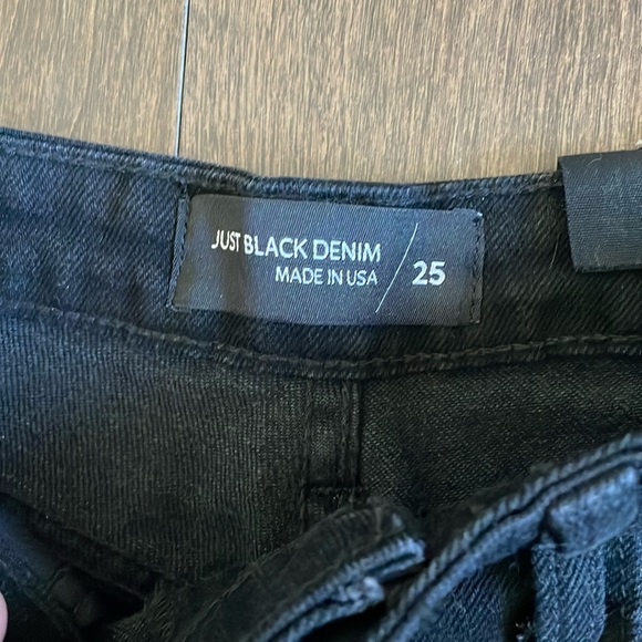 Just Black Denim - The Ultra High Dad Jean in Black, Size 25 - Picture 2 of 4